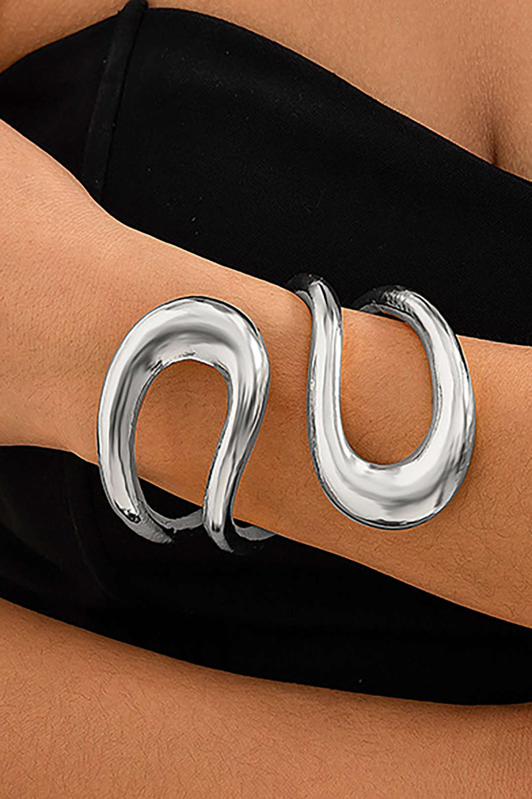 Geometrischer Ausschnitt Armband